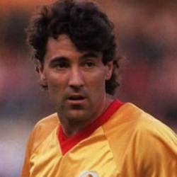 Galatasaray ve Liverpool''da oynamıştı! Eski takımı için tepki çeken sözler: 11'e giremez