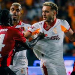 Galatasaray'da s&uuml;rpriz ayrılık kapıda: S&ouml;zleşme şartını hen&uuml;z karşılayamadı