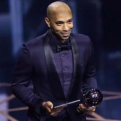 Henry'den Galatasaray'a b&uuml;y&uuml;k &ouml;vg&uuml;: 'Haklarını vermemiz gerekiyor'