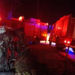 İki otomobil kafa kafaya çarpıştı: 1 ölü, 4 yaralı