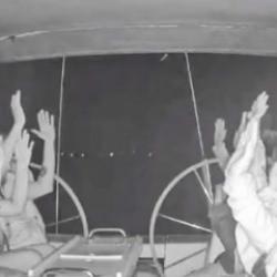 Sumud aktivistine işkence: Yerde sürüklendi, zorla İsrail bayrağı öptürüldü!