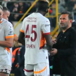Okan Buruk'tan Liverpool maçı öncesi Osimhen'le özel görüşme