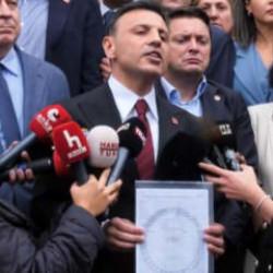Özgür Çelik mazbatasını teslim aldı