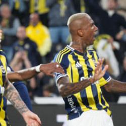 Penaltı atışında ıslıklanmıştı: Talisca tepkilere cevap verdi