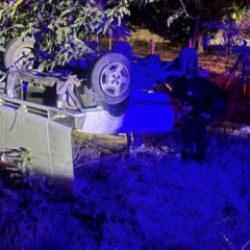 Polisten kaçan otomobil şarampole uçtu