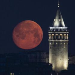 Süper Ay için geri sayım başladı! Dünya'ya yaklaşıyor...