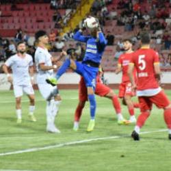 Süper Lig'in eski efsanesi korner kuralına takıldı: Yönetim istifa etti