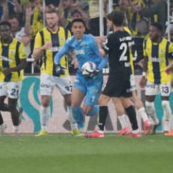Tam da Avrupa maçı öncesi: Fenerbahçe'nin yıldızı sakatlandı