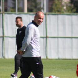 1. Lig'de fatura teknik direktöre kesildi! Yollar ayrıldı