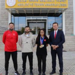 2 defa milli takımın kapısından döndü! Seçildiği yıl hem Avrupa hem dünya şampiyonu oldu