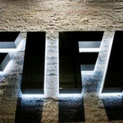 974 gün sonra ilk puanını alan efsane takıma FIFA'dan kara haber!