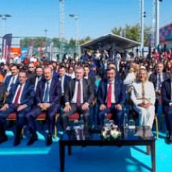 Bakan Bak: "Türk tenisi için önemli bir adım"