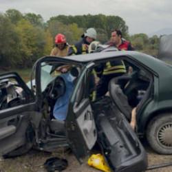 Bartın'dan acı haber geldi! Otomobille tır &ccedil;arpıştı: Karı koca &ouml;ld&uuml;, 1 kişi yaralandı