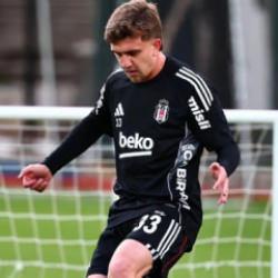 Beşiktaş'ta Sergen Yalçın'ın eski gözdesi formaya kavuşuyor