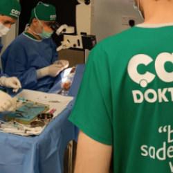 Çare Doktorları, Ugandalı hastalar için geri dönüyor