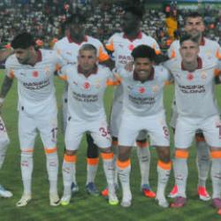 Galatasaray'ın yıldızına Almanya'da çirkin saldırı: Yumruklar konuştu