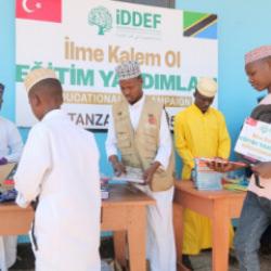 İDDEF'ten ihtiyaç sahibi öğrencilere eğitim seti!