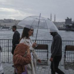 İstanbullular dikkat! Valilikten sel uyarısı geldi