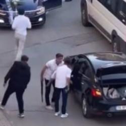 Kartal'da d&uuml;ğ&uuml;n magandaları insanları umursamadan havaya ateş a&ccedil;tı!