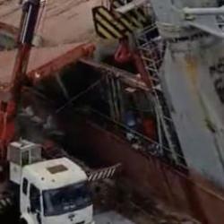 Son dakika: Tuzla'da dev gemi yan yattı: &Ouml;l&uuml; ve yaralı iş&ccedil;iler var