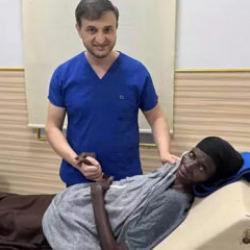 Türk hekimden Somali'de bir ilk! Kanser hastasına umut oldu