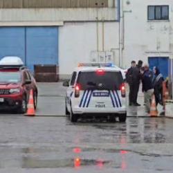 Tuzla Tersaneler B&ouml;lgesi'nde gemi devrildi: 1 &ouml;l&uuml;