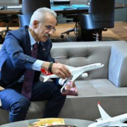Uçak görünce mutlu olan Erva ve Zümra hayallerine kavuştu!