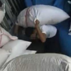 Yarım milyonluk ürünü dakikalar içinde çaldı! Hırsızlık kamerada 