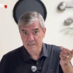 Yılmaz &Ouml;zdil'den CHP'ye &lsquo;trol&rsquo; tepkisi: &lsquo;Se&ccedil;meni manip&uuml;le ediyorlar&rsquo;