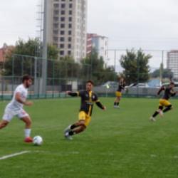 Amatörde çılgın düello! 10 golün atıldığı maçı 7-3 kazandılar