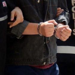 21 yıl 4 ay kesinleşmiş hapis cezasıyla aranıyordu! Kıskıvrak yakalandı