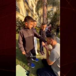 32 yıl sonra ilk kez çocuk gören Filistinli genç adamın ilginç anları!