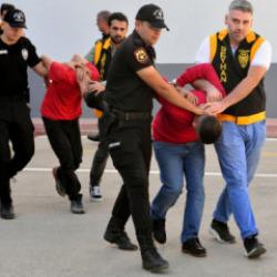 50 milyon haraç isteyip, iş yeri, ev ve muhtarlık kurşunladılar: 6 tutuklama