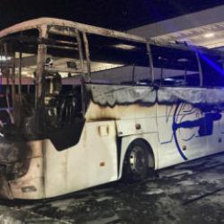 AŞTİ’de park halindeki yolcu otobüsü yandı