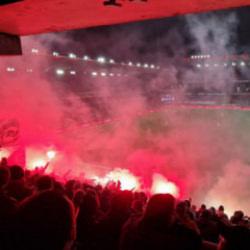 Avrupa'da inanılmaz maç! Bitime 2 dakika kala ortalık karıştı, karşılaşma yarıda kaldı