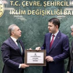 Bakan Kurum'a Osmaniye'den fahri hemşehrilik beratı