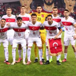 Beşiktaş'ın eski antrenöründen 'adaylık' vaadi: 'İki yıldızı getiririm'