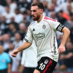 Beşiktaşlı Orkun Kökçü'nün vefat eden babaannesi son yolculuğuna uğurlandı