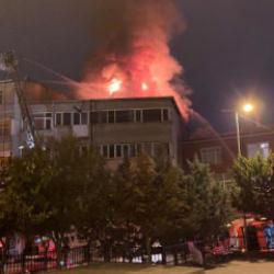Beyoğlu'nda korkutan yangın!