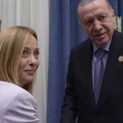 Dünya o diyaloğu konuşuyor: Erdoğan'ın Meloni'ye "sigarayı bırakma" tavsiyesi manşetlerde!
