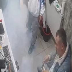 D&uuml;zce&rsquo;de arızalanan bataryanın alev aldığı anlar kamerada