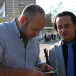 "G&ouml;r&uuml;nen Adımlar" uygulaması g&ouml;rme engellilerin hastanedeki "g&ouml;z&uuml;" oldu