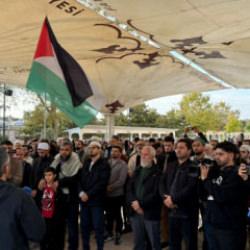 İsrail artığı &ccedil;etelerin şehit ettiği Filistinli gazeteci i&ccedil;in gıyabi cenaze namazı kılındı