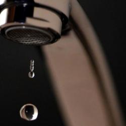 İzmir'de su krizi s&uuml;r&uuml;yor: Su kesintileri 31 Ekim'e kadar uzatıldı