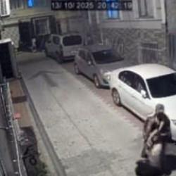 Kendisine vuran kadını d&ouml;v&uuml;p yerde s&uuml;r&uuml;kledi