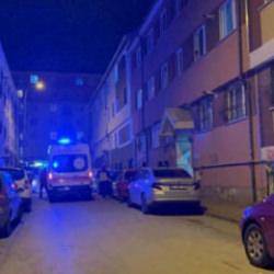 Kötü koku ihbarı üzerine gelen ekipler, yaşlı adamı evinde ölü buldu