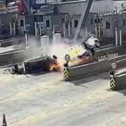 Kuzey Marmara Otoyolu'ndaki gişelerde korkunç kaza! Feci anlar anbean kamerada