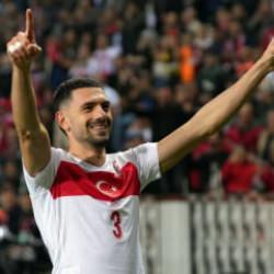 Merih Demiral memleketinde fırtına gibi
