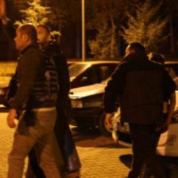 Nevşehir'de hareketli gece: Kayınbabasını bıçakladı, polise saksı fırlattı