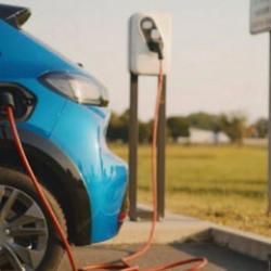 PHEV araçlar, benzinli araçlar kadar çevreyi kirletiyor!